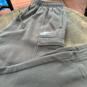 NIKE Cargo Sweatpant- Dark Gray. Size XXL